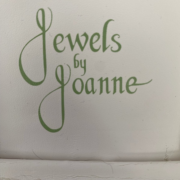 Vintage Jewels by Joanne earrings 14KG Filled, has semi precious stones - Picture 4 of 5